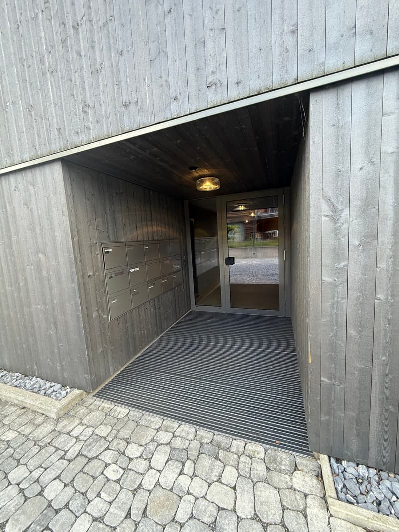 Appartement lumineux, climatisé 2.5 pièces avec balcon et parking souterrain (15)