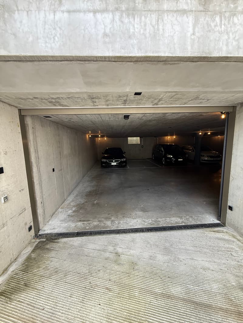 Appartement lumineux, climatisé 2.5 pièces avec balcon et parking souterrain (14)
