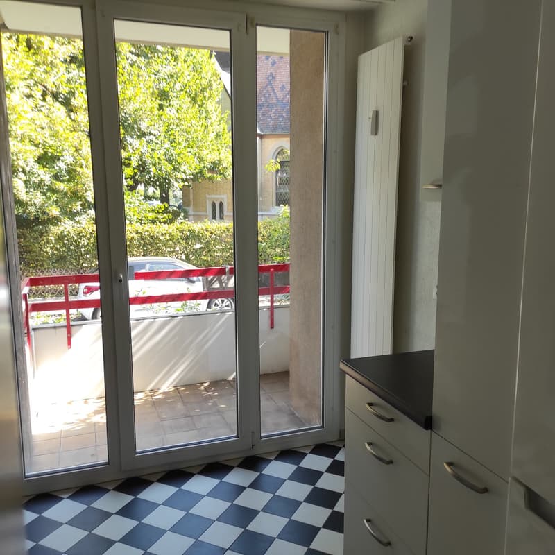 Helle 4.5-Zimmer-Wohnung mit Balkon in Allschwil (3)