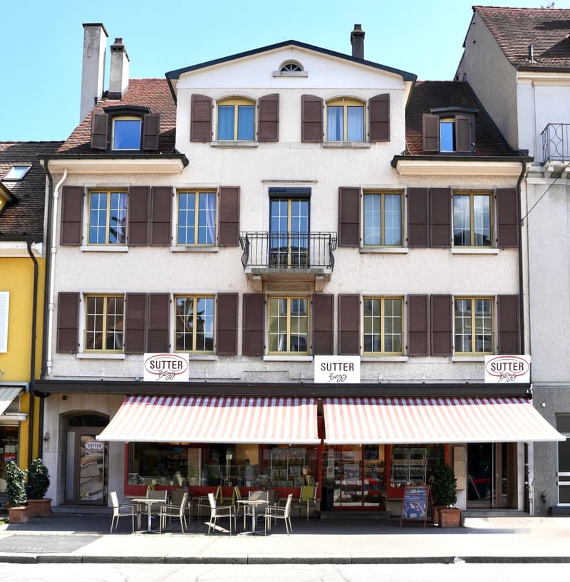 Mehrfamilienhaus mit Ladenlokal und Gewerbeflächen (1)
