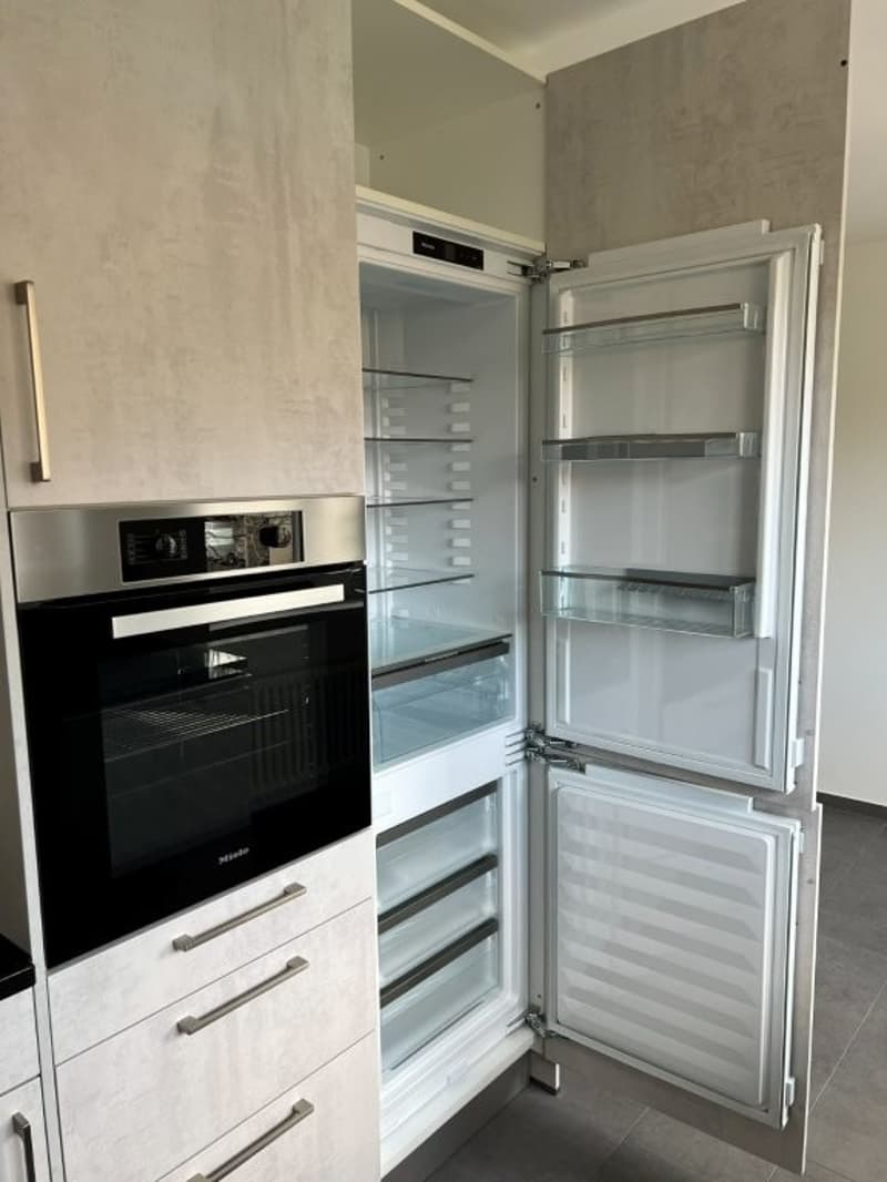 4.5-Zimmer Wohnung mit gedecktem Südbalkon, Gartensitzplatz und Lift (19)