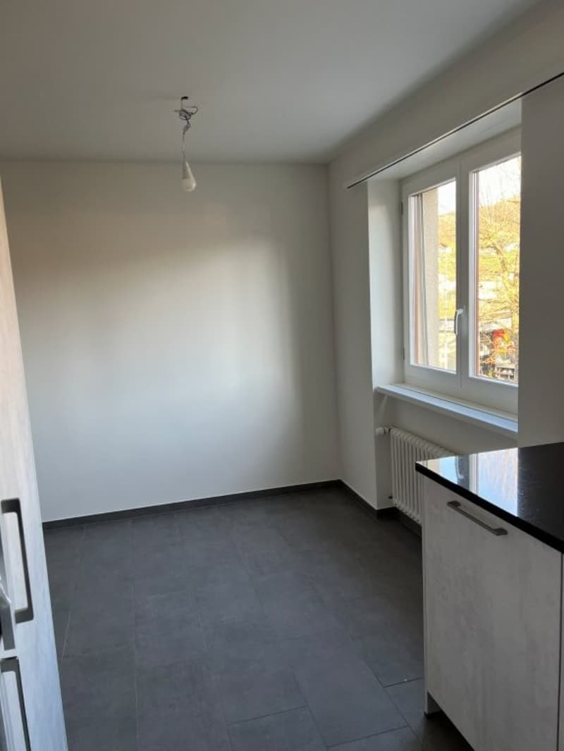 4.5-Zimmer Wohnung mit gedecktem Südbalkon, Gartensitzplatz und Lift (20)