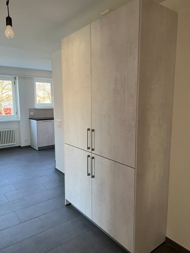4.5-Zimmer Wohnung mit gedecktem Südbalkon, Gartensitzplatz und Lift (8)