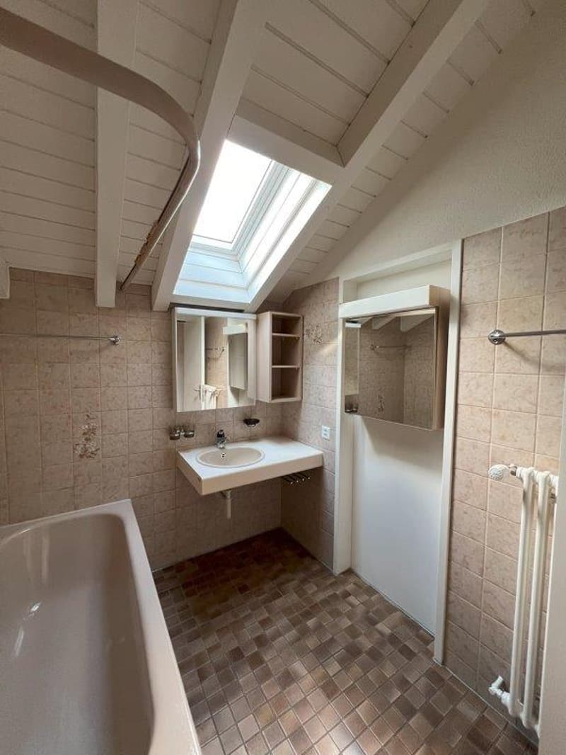 2.5-Zimmer Dachwohnung mit gedeckter Loggia und Lift (17)
