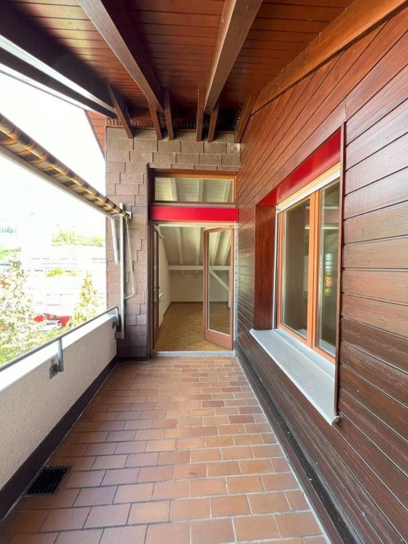 2.5-Zimmer Dachwohnung mit gedeckter Loggia und Lift (21)