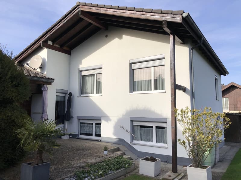 Grosszügiges 7.5 Zi. Einfamilienhaus mit Optionen und gepflegtem Umschwung (3)