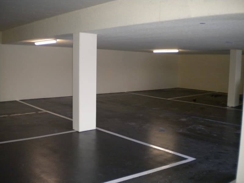 Garage parking space for rent (2)