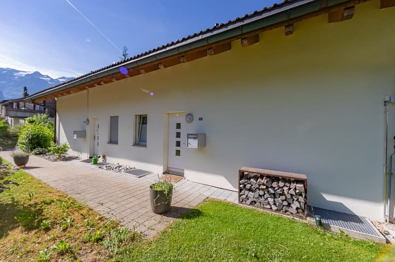 Erstklassiges Doppel-Einfamilienhaus an attraktiver Lage in Engelberg (2)