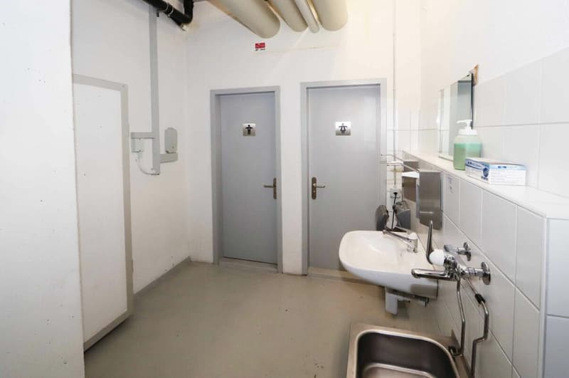 Gebäude West EG: WC