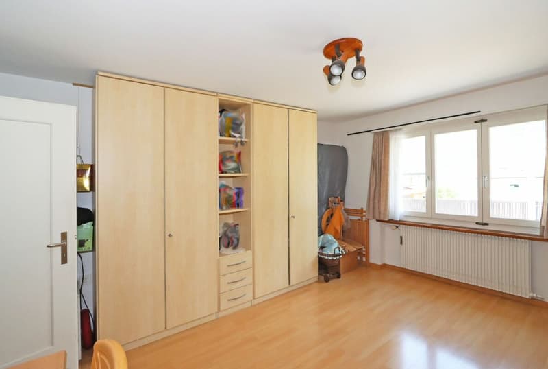Apartment building with 4 residential units and a commercial space in Unterterzen SG (14)