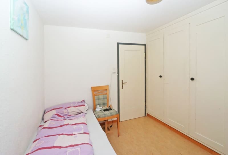Apartment building with 4 residential units and a commercial space in Unterterzen SG (11)