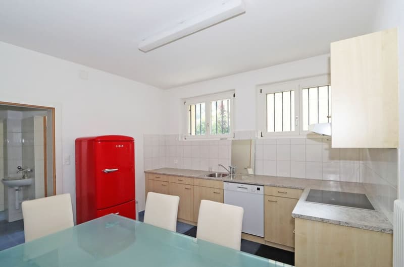 Apartment building with 4 residential units and a commercial space in Unterterzen SG (32)