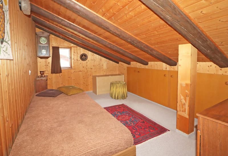 Zimmer mit Kniestock OG
