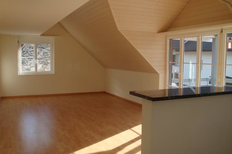 Grosszügige 6.5-Zimmer-Maisonette-Wohnung in Zeiningen (1)