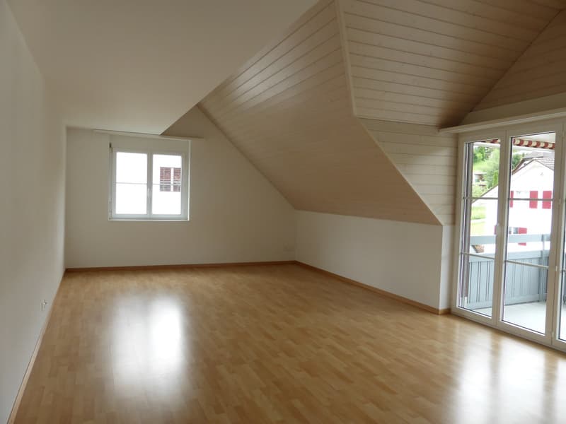 Grosszügige 6.5-Zimmer-Maisonette-Wohnung in Zeiningen (5)
