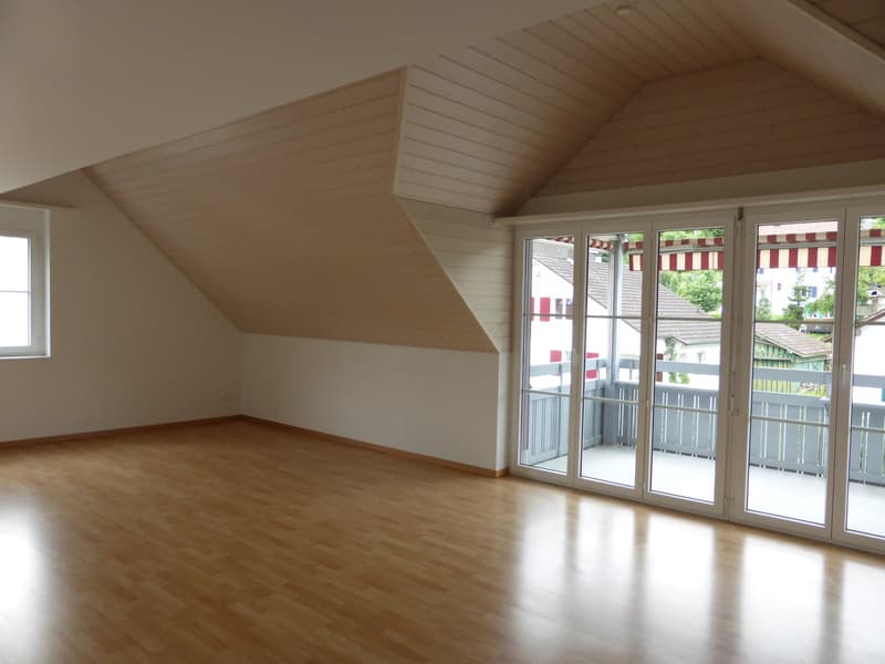 Grosszügige 6.5-Zimmer-Maisonette-Wohnung in Zeiningen (3)