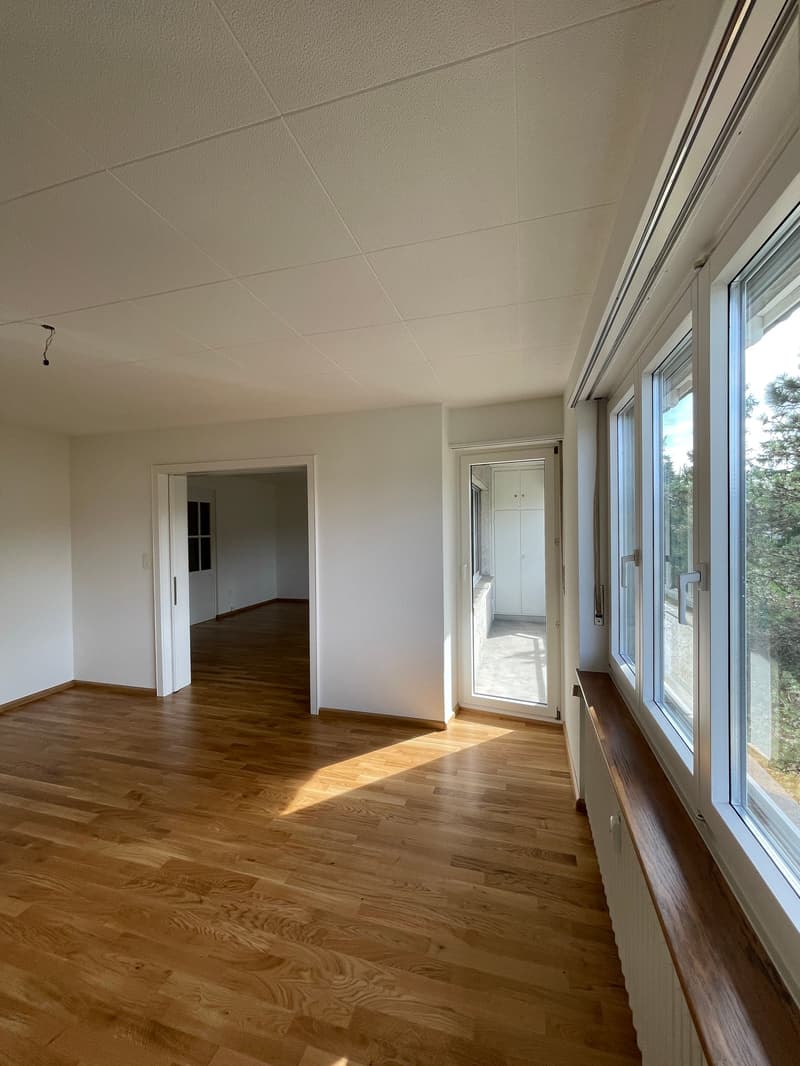 Zimmer 1 mit Zugang zum Balkon West