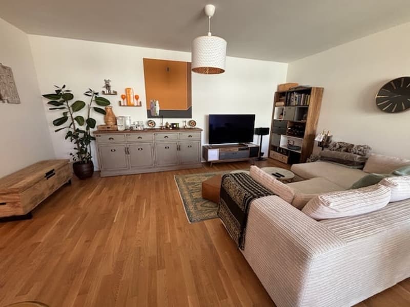 Magnificent 2.5-room apartment for rent in Chavannes-près-Renens (1)