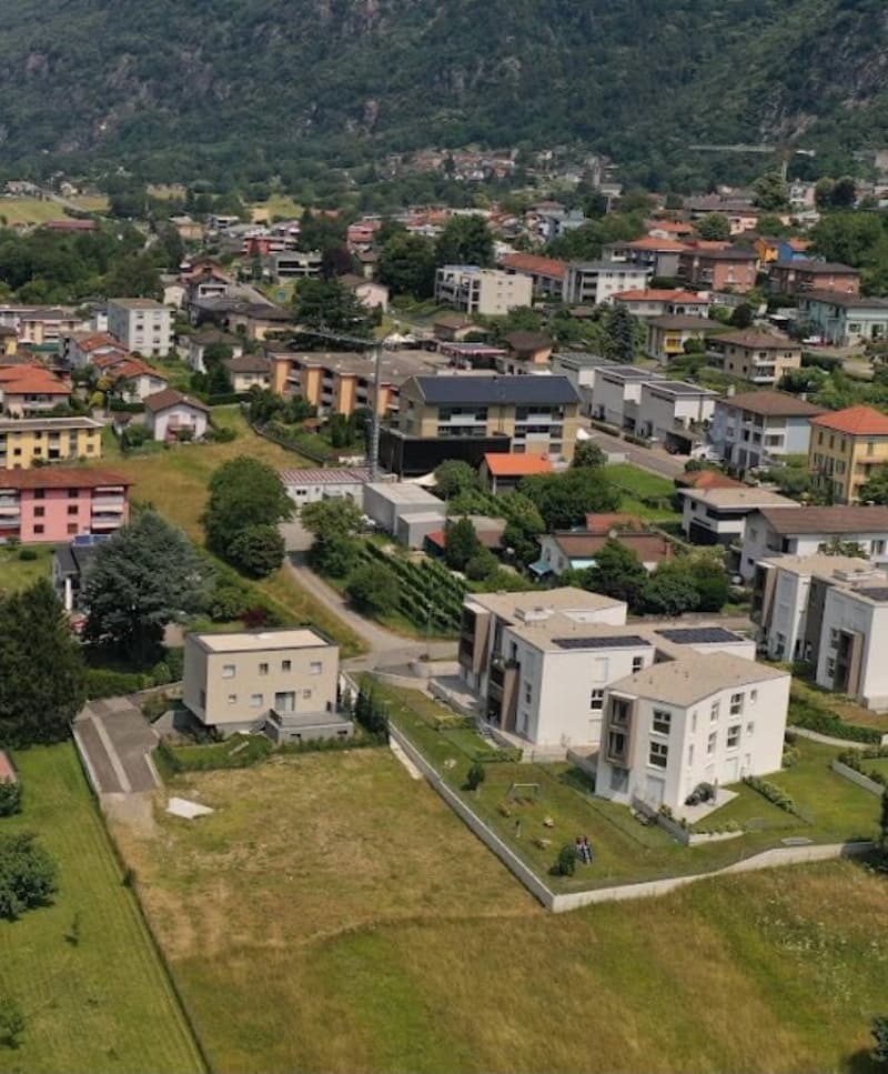 TERRENO SOLEGGIATO con licenza x 6 appartamenti (3)