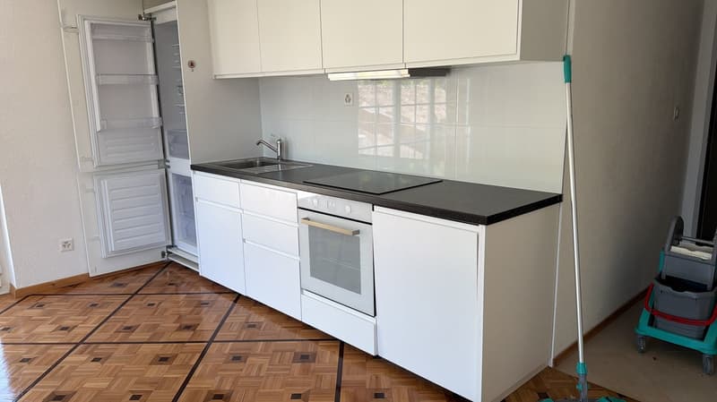 Grande appartamento luminoso a Péry - con concierge (2)