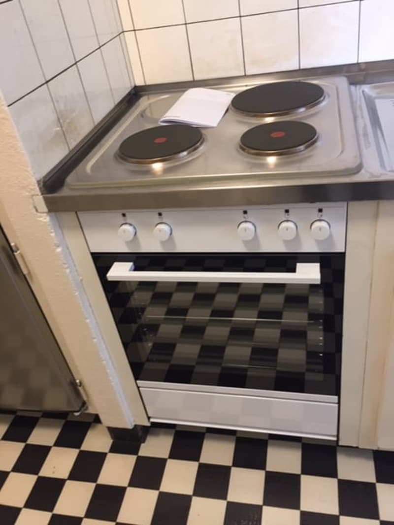 Wunderschöne, grosszügige, ruhige + sonnige 2.5 ZIMMER-WOHNUNG (22)