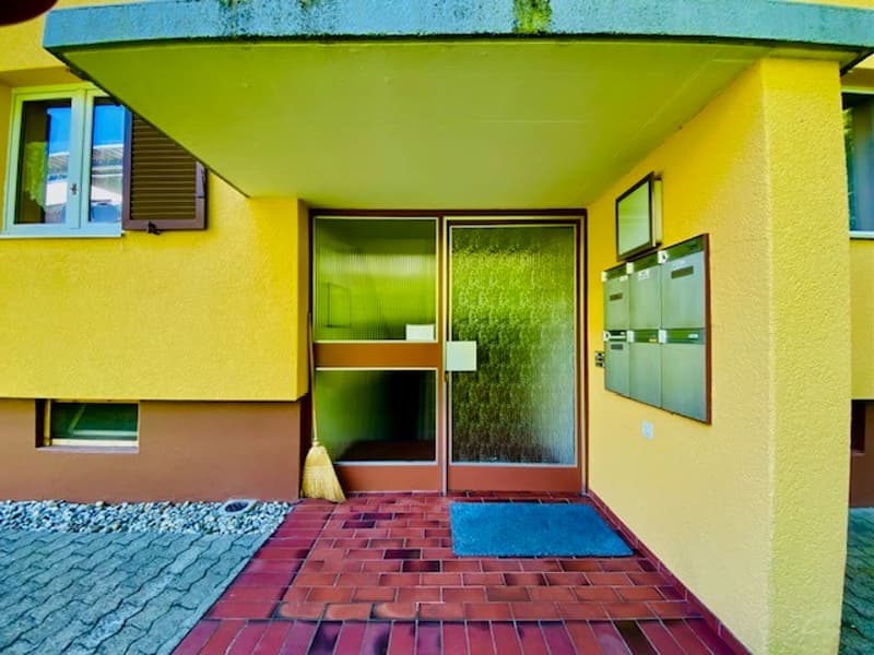 Charming 3-room apartment with balcony and beautiful view in Attiswil (5)
