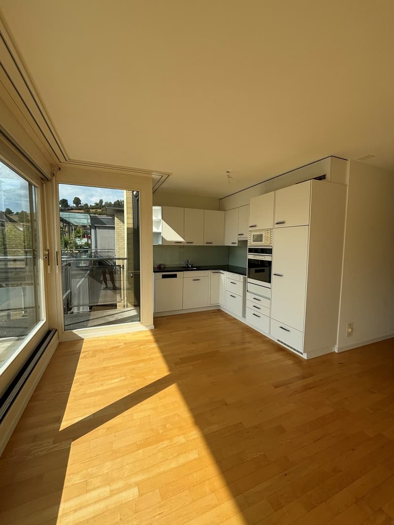 Appartement en attique spacieux avec grande terrasse au cœur de Worb (3)