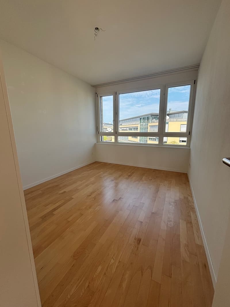 Appartement en attique spacieux avec grande terrasse au cœur de Worb (5)