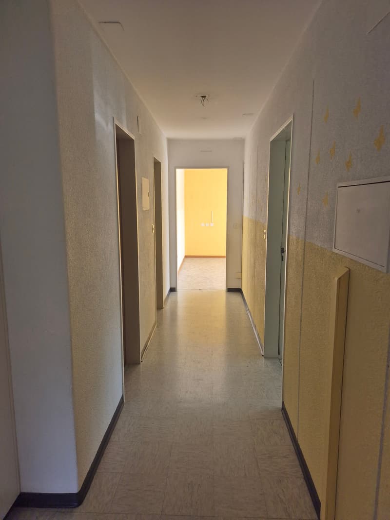 Vielseitiges Gewerbe-/Bürolokal – Gestalten Sie Ihren neuen Standort mit! (4)