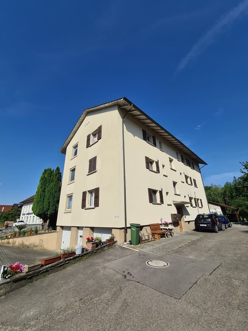 Sonnige 4-Zimmer-Wohnung mit Balkon in Dotzigen (1)