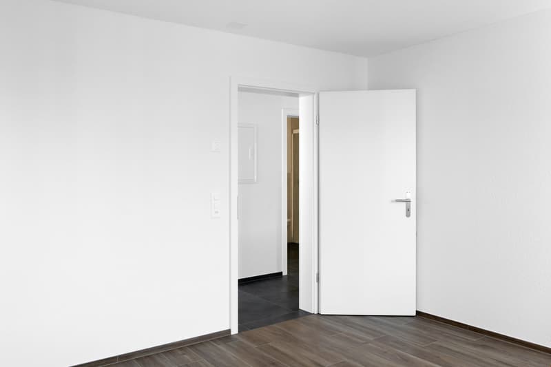 Moderne und grosszügige 2 1/2-Zimmer-Wohnung mit Balkon (13)