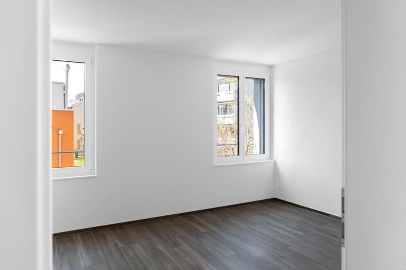 Moderne und grosszügige 2 1/2-Zimmer-Wohnung mit Balkon (12)