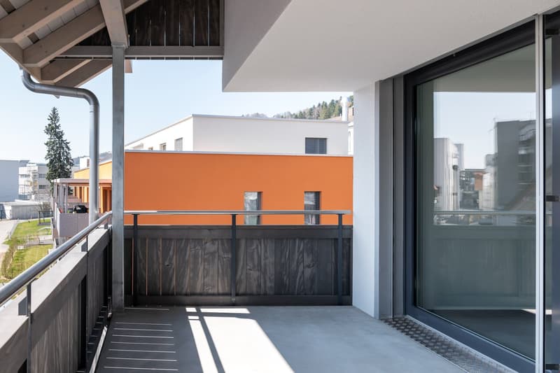 Moderne und grosszügige 2 1/2-Zimmer-Wohnung mit Balkon (5)