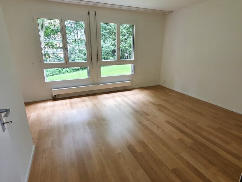 Moderne 2.5-Zimmerwohnung im Grünen (4)