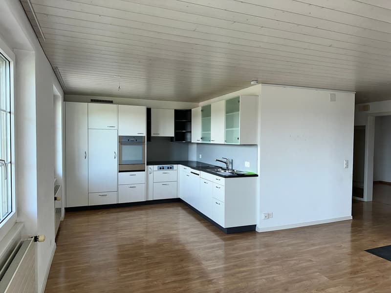 Bel appartement de 5,5 pièces en duplex avec vue imprenable à Grossaffoltern (5)