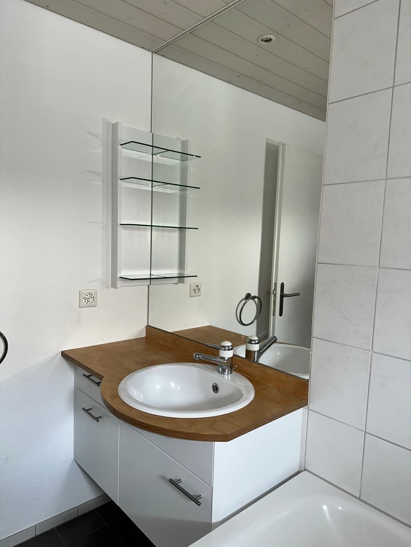 Bel appartement de 5,5 pièces en duplex avec vue imprenable à Grossaffoltern (13)