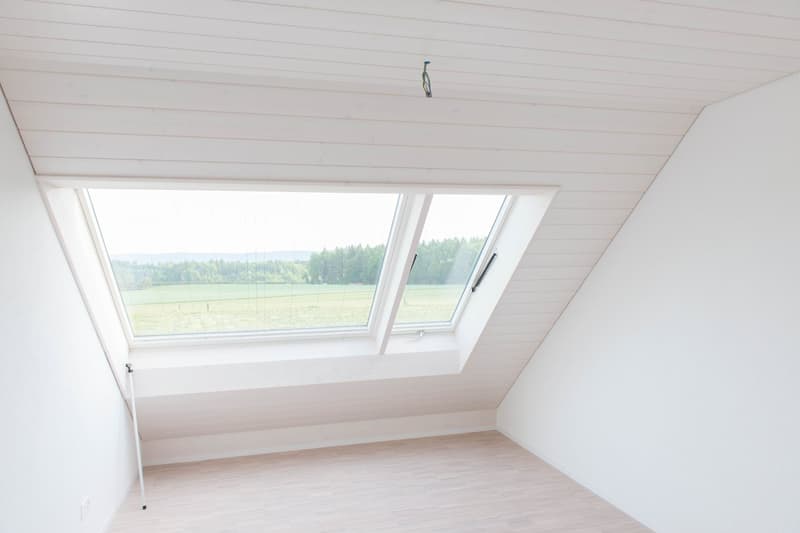 Grosszügige, moderne  4 1/2-Zimmer-Dachwohnung mit Galerie und Sicht ins Grüne in Rapperswil / BE (12)