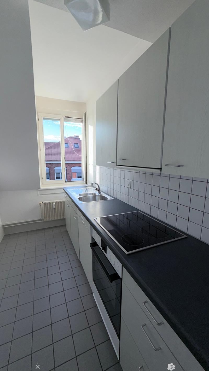 schön + ruhig: 3-Zimmer-Altbau-Dachwohnung Nähe Bahnhof, Schöneggstr. 20, Biel (2)
