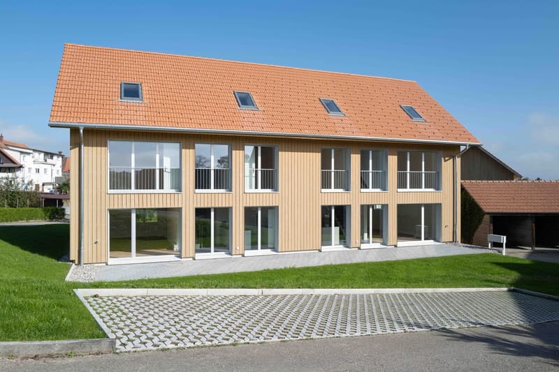 6,5-Zimmer - Doppeleinfamilienhaus mit grosser Galerie (1)