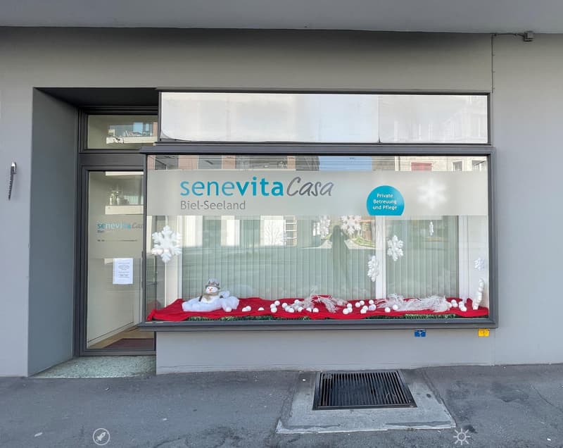 Laden mit grossem Schaufenster, 2 Räumen, WC und Parkplatz (4)