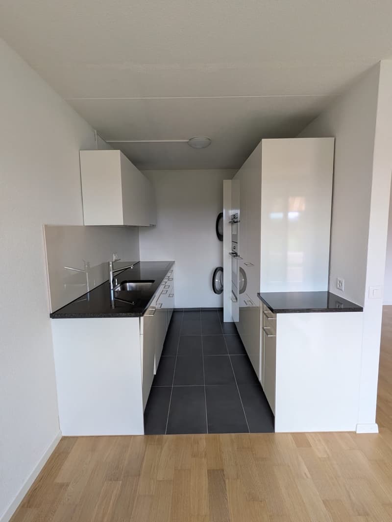Ruhige 3.5-Zimmer-Wohnung mit Balkon in Studen (3)