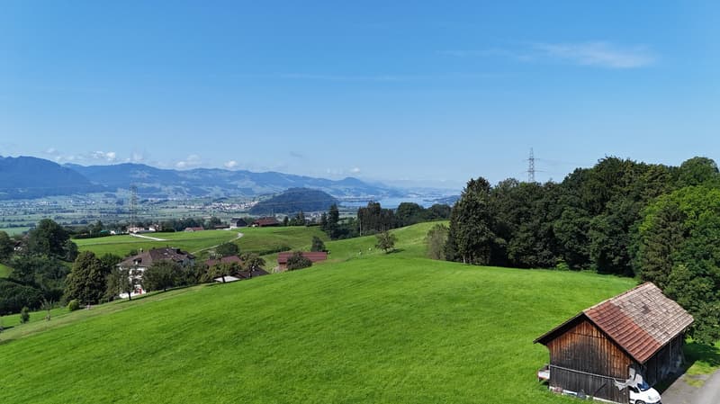 Exklusive 5.5-Zimmer-Wohnung mit Ausblick in Gommiswald (3)