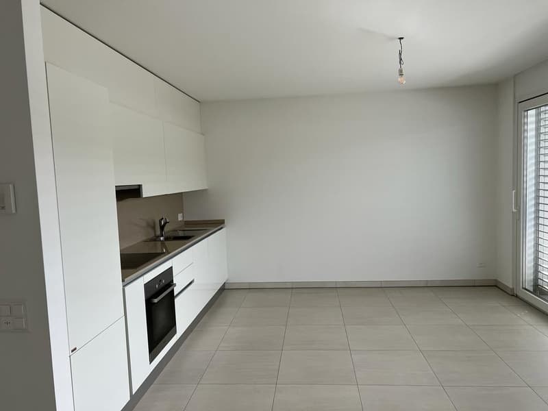 Moderno attico di 3.5 locali a Stabio con doppio balcone (2)