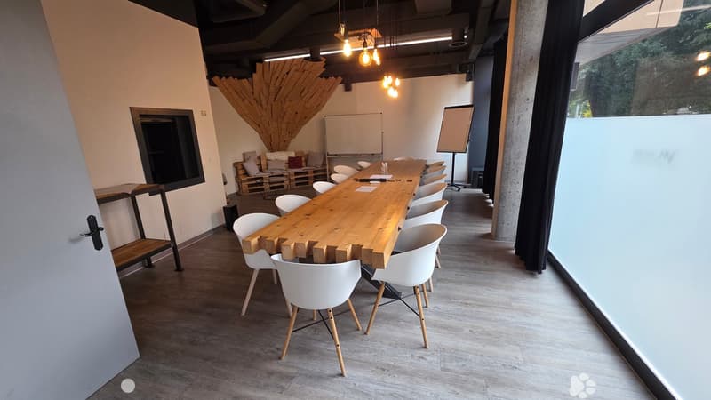 Moderner und heller Raum im Herzen von Biel (3)