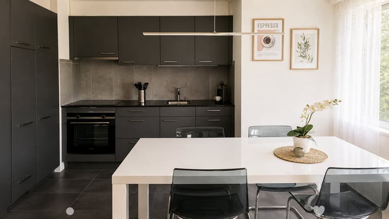Möbliert wohnen im Herzen von Biel – 40 m², Balkon, Klima & Sauna (1)