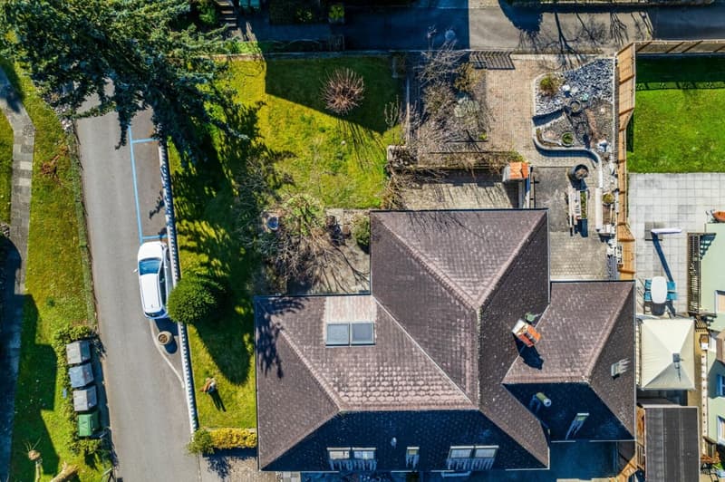 Maison unifamiliale spacieuse et indépendante avec appartement (3)
