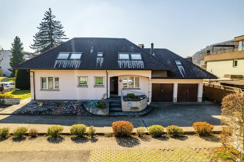 Maison unifamiliale spacieuse et indépendante avec appartement (1)