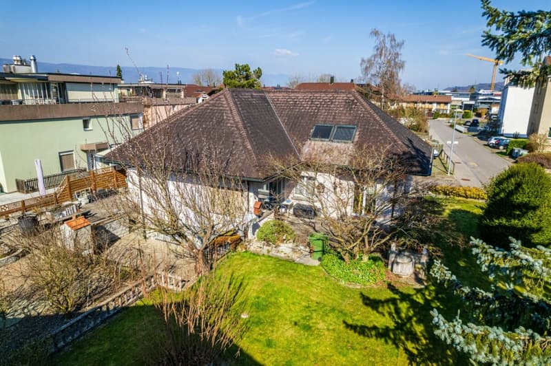 Maison unifamiliale spacieuse et indépendante avec appartement (2)