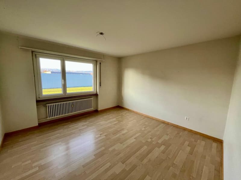ruhige 4.5-Zimmerwohnung im 3. OG (Lift) mit Fernsicht (4)