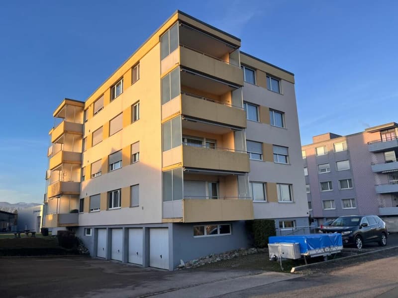 ruhige 4.5-Zimmerwohnung im 3. OG (Lift) mit Fernsicht (7)